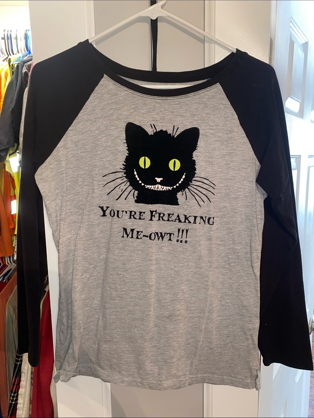 Black & Gray Cat Graphic Raglan Shirt - Unbranded
